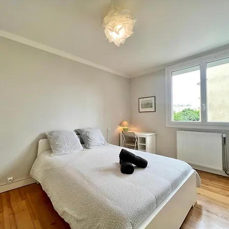 Apartment Paisible T3 Proche Metro, Wi-fi & Terrasse Privee Toulouse